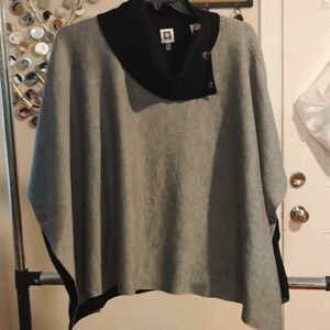 Anne Klein Sweater Poncho  Size Medium